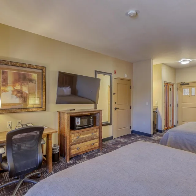 غرفة بسرير مزدوج، The Lodge At Deadwood Gaming Resort 3/6