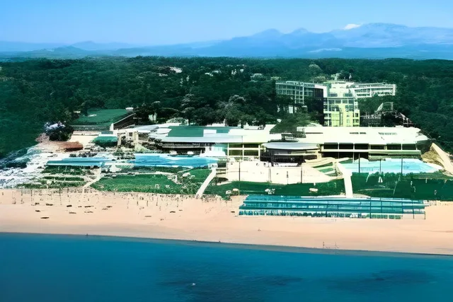 غرفة بإطلالة جزئية على البحر، Pine Beach Hotel 1/1