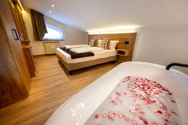 2 Bedrooms, Tower, Junior, 2 Double Beds, Bunk Bed, Hotel Iris 7/10