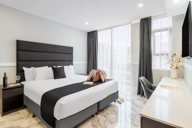 غرفة بسرير مزدوج لذوي الإعاقة، Gladius Hotels & Suites Parramatta, an Ascend Collection Hotel 1/3
