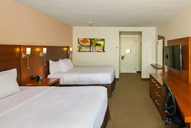 Upgrade, Business, 2 Double Beds, Quality Inn Rouyn-Noranda 1/6
