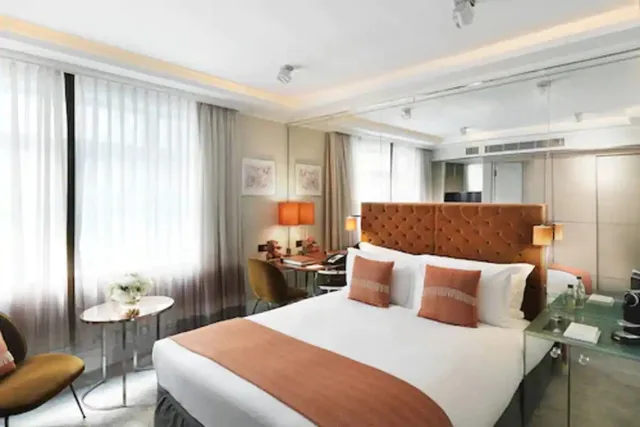 غرفة سوبيريور بسرير كينج، The Athenaeum Hotel & Residences 1/2