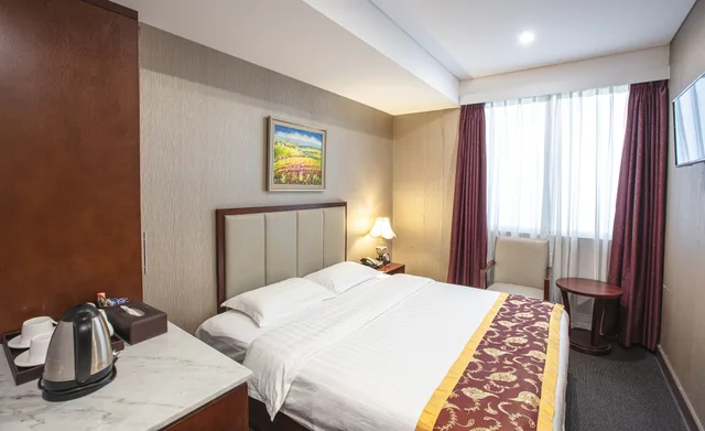 Deluxe, King Bed, MEGABOOM CITY HOTEL 2/5