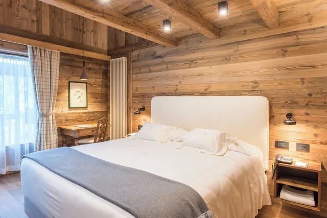 جناح جونيور بسريرين منفصلين بشرفة، AUBERGE DE LA MAISON 7/10