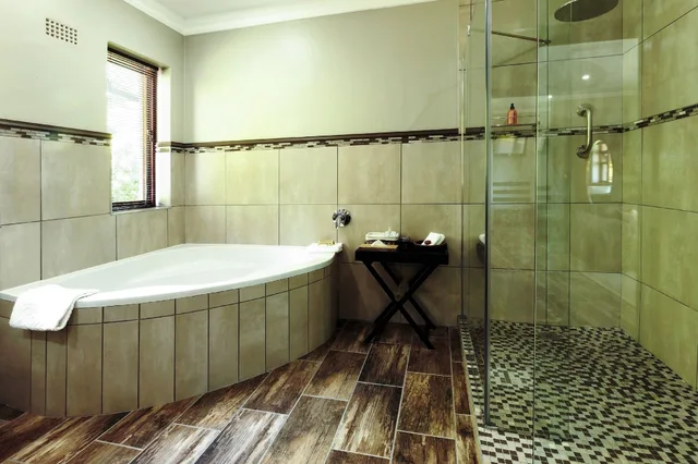 Luxury, King Bed, Lagoon View, Balcony، Wilderness Manor 2/2