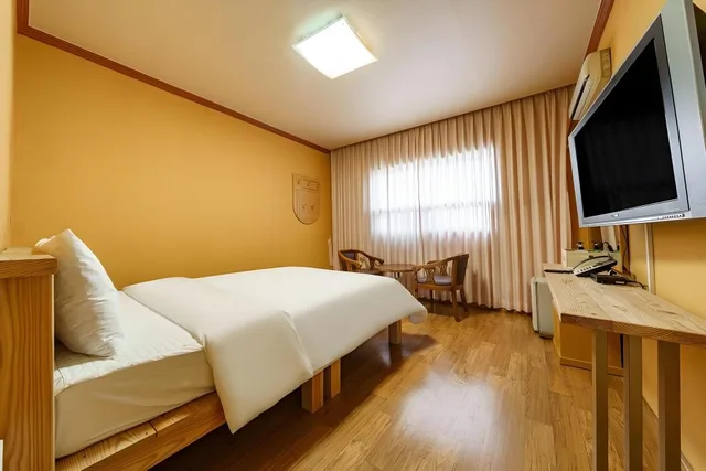 Mountain, Queen Bed، Delta Hotel 6/10