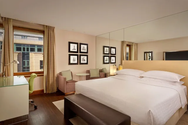 غرفة كلوب بسرير كينج، Sheraton Grand Hotel And Spa 2/6