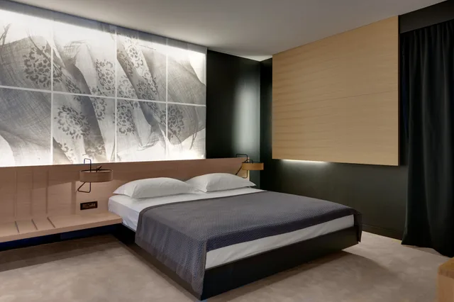 Gold, Cape, Suite, 2 King Beds، Lone Hotel by Maistra Collection 1/2