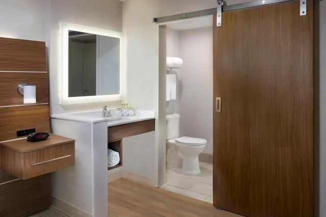 غرفة بسرير كينج، Holiday Inn Express New Orleans Dwtn - Fr Qtr Area 4/4