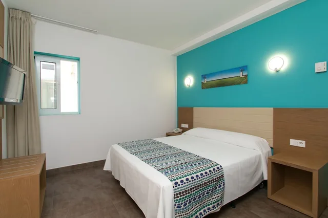 غرفة بسرير مزدوج بإطلالة على الفناء، Don Pepe Hotel - Adults Only 2/3