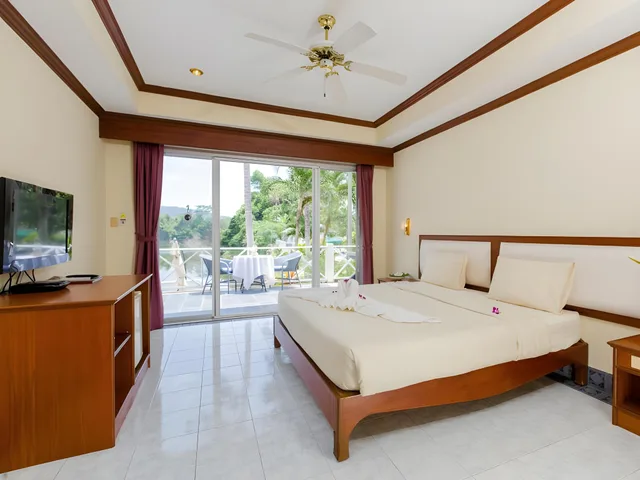 غرفة ديلوكس بسرير مزدوج، Serenity Lakeside Resort 1/3