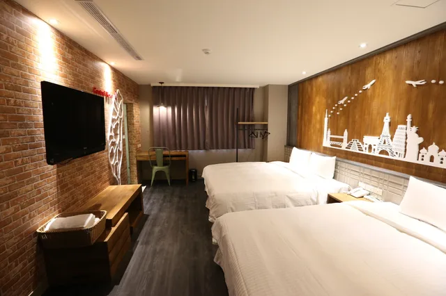 غرفة قياسية رباعية بسريرين مزدوجين، Central Hotel 1/2