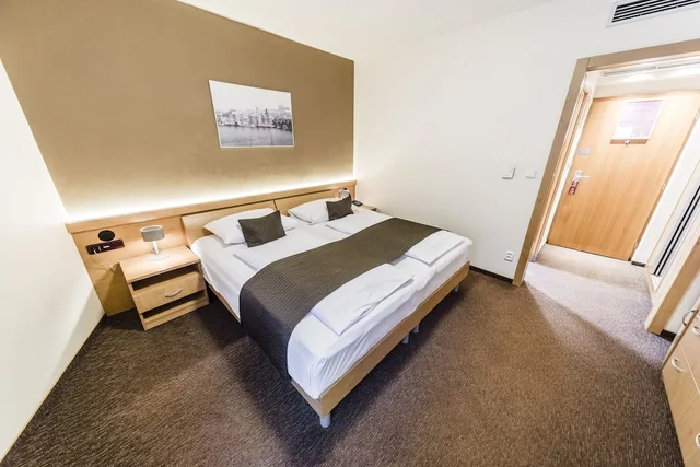 غرفة قياسية بسرير كوين، Archibald City Hotel 1/10