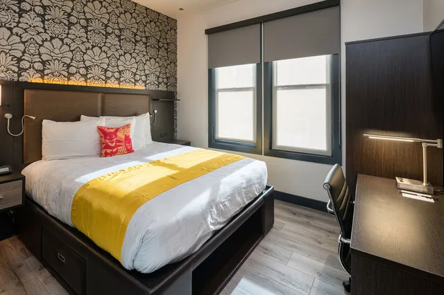 غرفة بسرير كوين، Hotel Epik 1/2