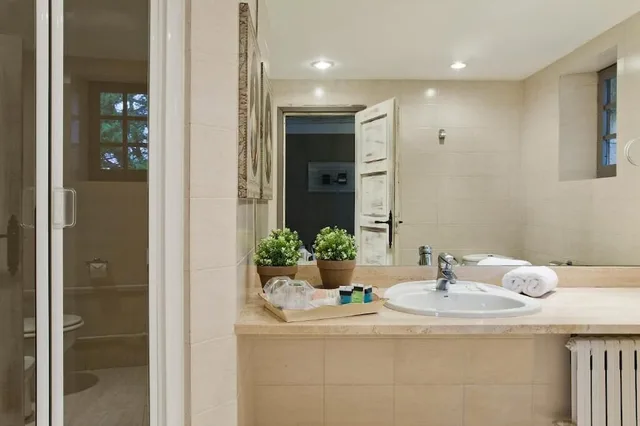 جناح بسرير كينج، Hotel Luze El Toro 5/5