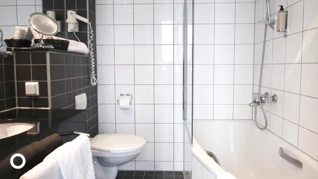 غرفة ديلوكس بسرير مزدوج بإطلالة على البحر، CENTERHOTEL ARNARHVOLL 2/3