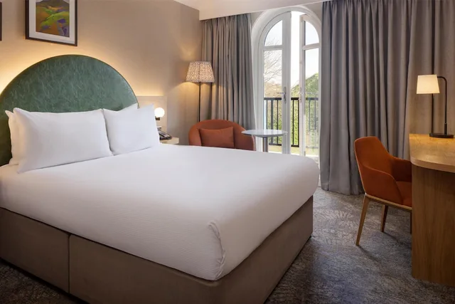 Guest Room, Double Bed, Tower View, Balcony، Hilton York 2/6