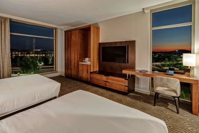 غرفة بسرير كوين لذوي الإعاقة، Hilton Franklin Cool Springs 1/3