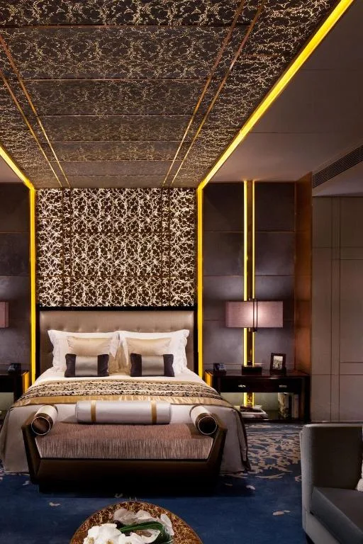 1 Bedroom, Presidential, the Ritz, Suite, King Bed, Club Lounge Access, Corner، The Ritz Carlton Hong Kong 2/2