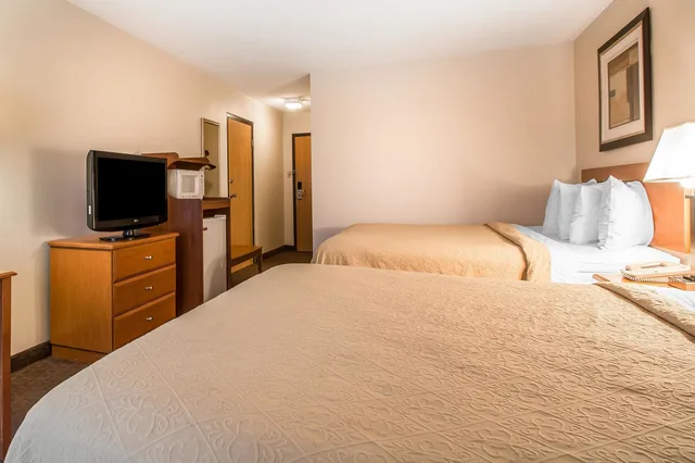 غرفة قياسية بسريرين كوين، Quality Inn Morris I-80 3/5