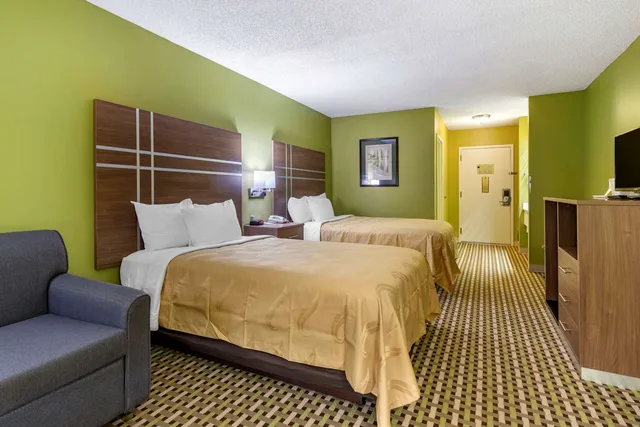 غرفة بسريرين مزدوجين، Quality Inn Brunswick 2/3