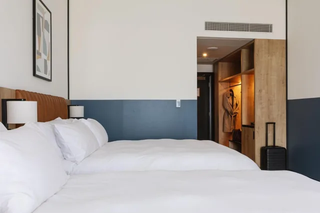غرفة بسريرين مزدوجين، voco Belfast, an IHG Hotel 3/8