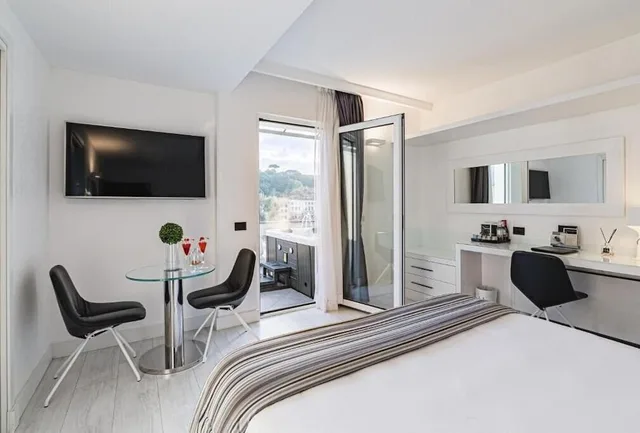 جناح جونيور بسرير مزدوج بإطلالة على النهر بشرفة، LHP Hotel River and Spa 1/3