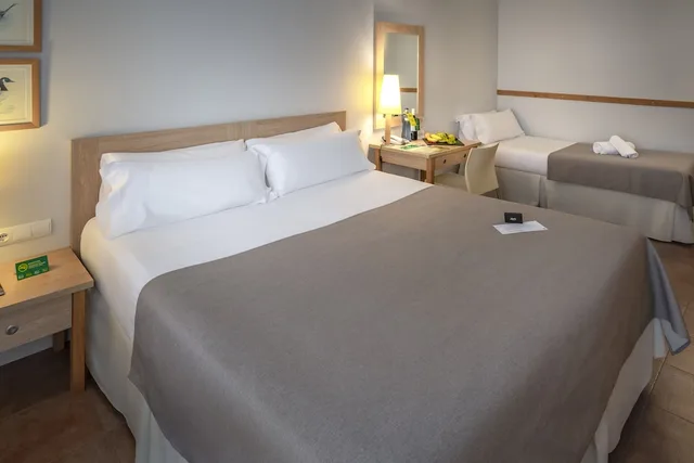 Comfort, Single, Double Bed, Terrace, Garden Area، Vilar Rural de Arnes 2/5