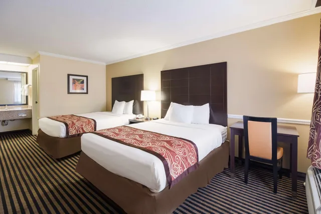 غرفة متصلة بسريرين مزدوجين لذوي الإعاقة، Best Western Mckenzie 2/4