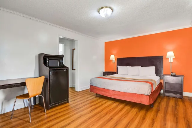 غرفة قياسية بسرير كينج، Motel6 Americus, GA 2/6