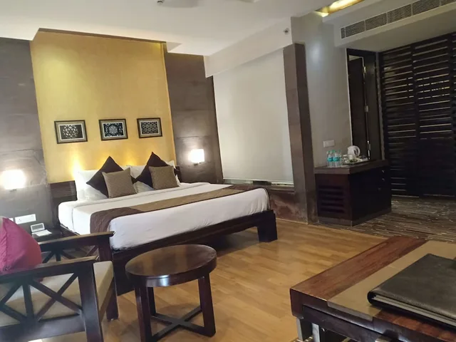 جناح بسرير كينج للمدخنين، Ramada by Wyndham Ajmer 4/7