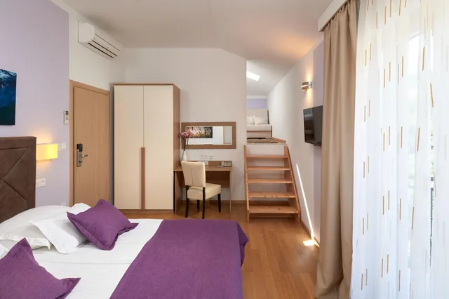 Standard, Double Bed, Pool View, Balcony, Hotel Fortuna 4/8
