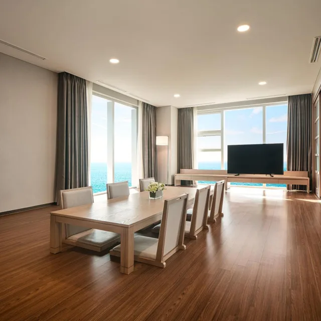 جناح بسرير كوين بإطلالة على البحر، Hotel Tops 10 8/10