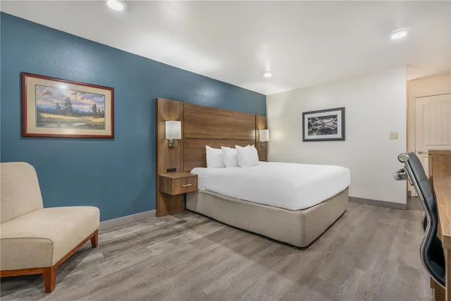 Room, King Bed, Best Western Plus Clocktower Inn 2/4