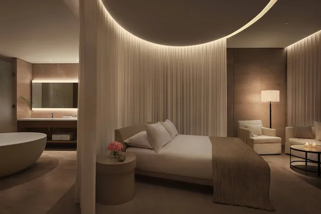 Loft, Studio, King Bed, Ocean View, Balcony، The Sanya Edition 4/8