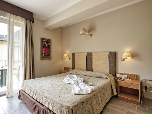 غرفة سوبيريور ثلاثية، Hotel Cristina 1/5