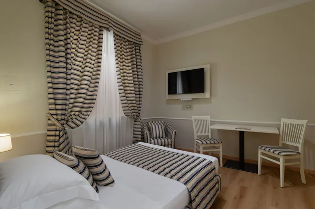 غرفة مفردة، Albergo Reggio 5/12
