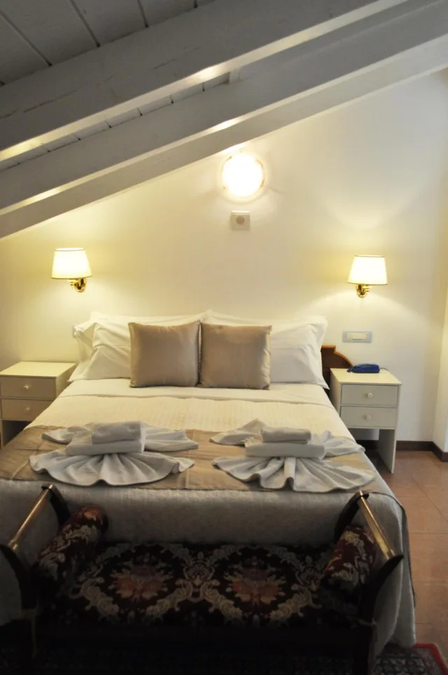 جناح عائلي، Lady Mary Hotel 3/3