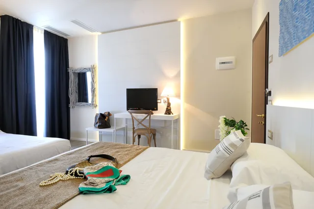 غرفة سوبيريور ثلاثية، Hotel Life 4/10