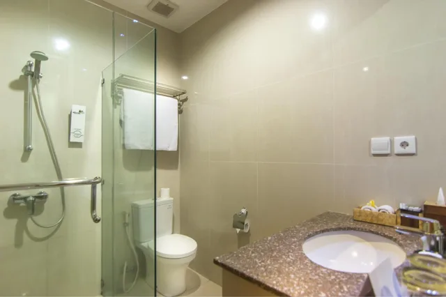 غرفة ديلوكس بسرير كينج، Seminyak Square Hotel 4/5