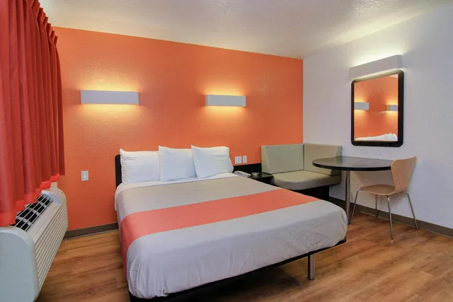 غرفة بسرير كوين، Motel6 Scottsdale, AZ - Old town Scottsdale/Fashion Square 3/9