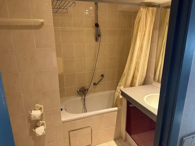 غرفة بزنس مفردة بسرير كوين، Hotel Europacity 2/3