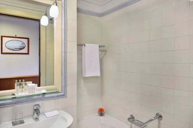 غرفة كلاسيكية بسرير فردي، Renaissance Hotel Mediterraneo 8/9