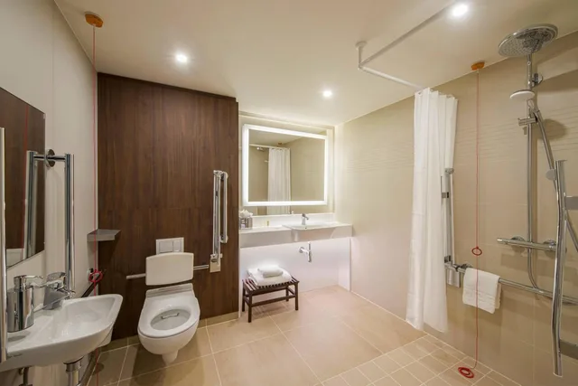 غرفة قياسية بسرير كينج، Courtyard by Marriott Inverness Airport 8/8