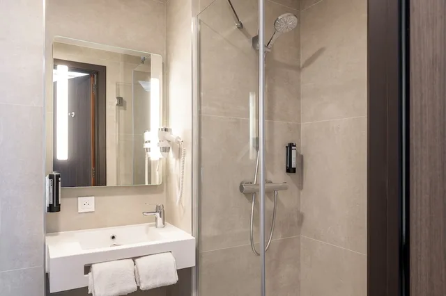 غرفة بسريرين منفصلين، B&B HOTEL Mechelen 3/3