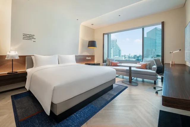غرفة تنفيذية بسرير كينج، LE MERIDIEN BANGKOK 2/10