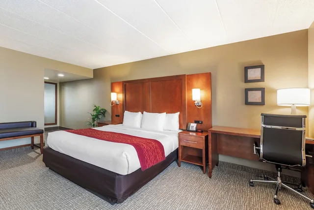جناح بسرير كينج مع أريكة لذوي الإعاقة، Comfort Inn and Suites Aberdeen Near Apg 2/9