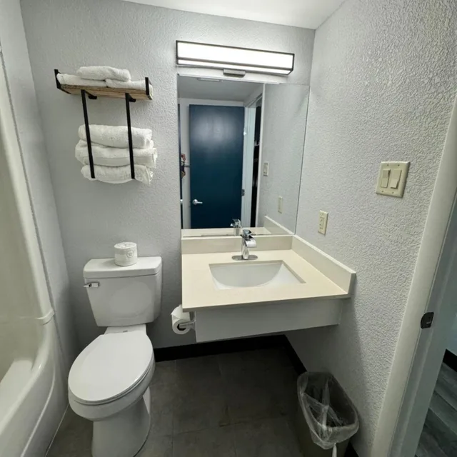 غرفة بسرير كينج، Motel6 East Syracuse, NY - Airport 9/10