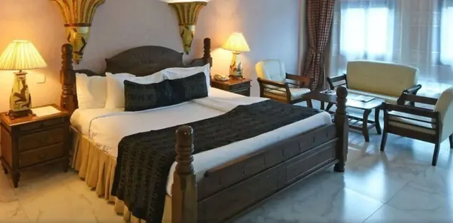 غرفة تنفيذية بسرير كوين، Imperial Botanical Beach 1/1