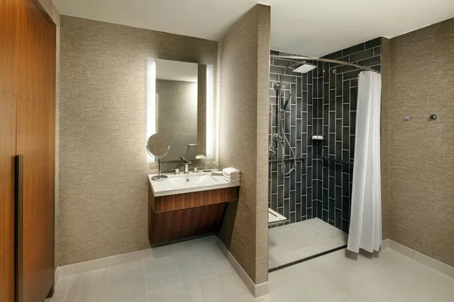 غرفة بسرير كوين، The Westin Galleria Houston 3/3